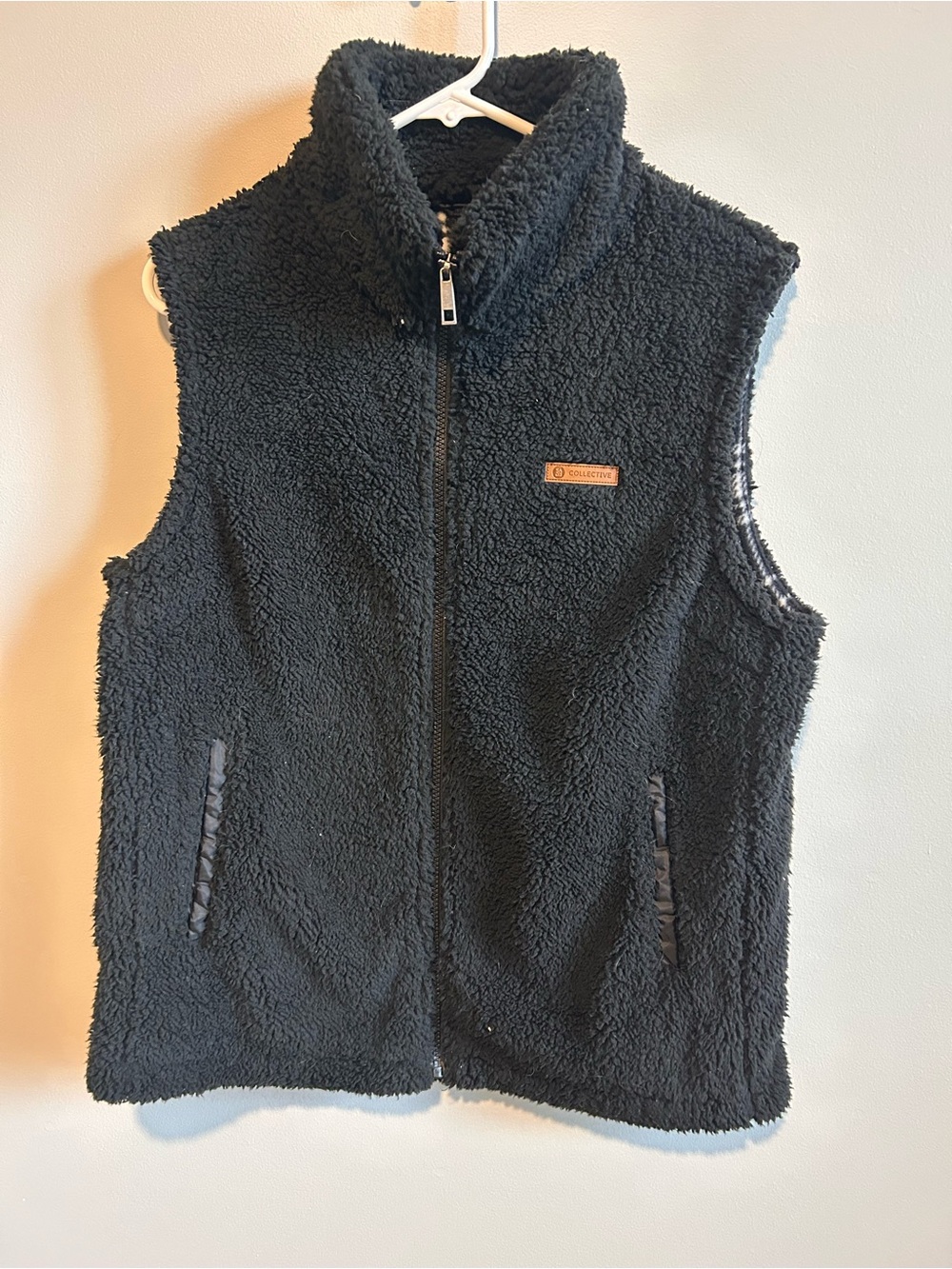 KBlack Sherpa Fleece Vest - Cozy Zip-Up
